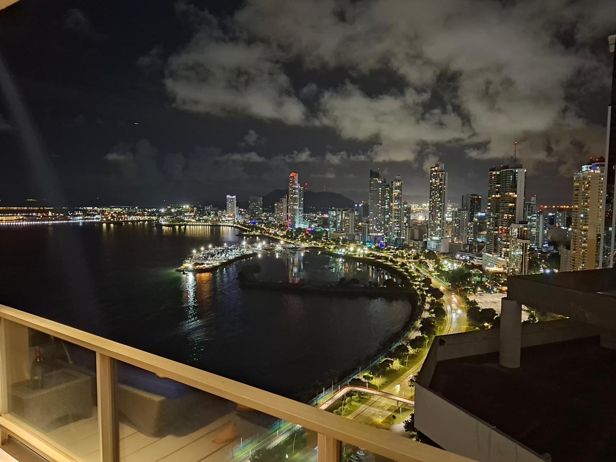 Yc 3602 L Apartamento 2Br En Av Balboa Панама Екстер'єр фото